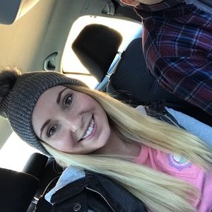 Meet your Posher, Gia